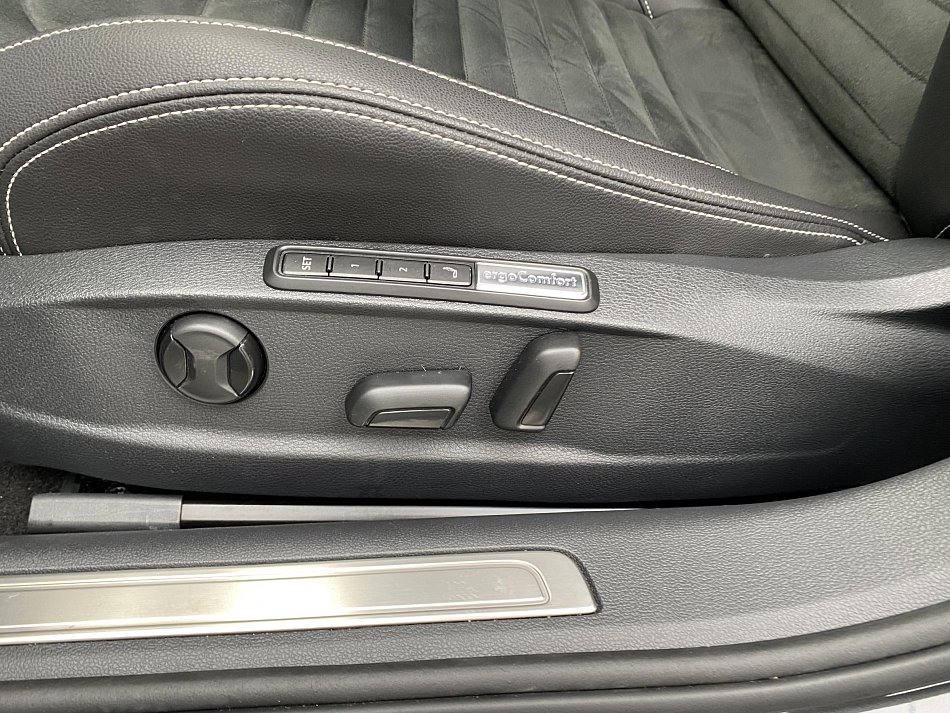 Volkswagen Passat 2.0 TDi Elegance 4X4