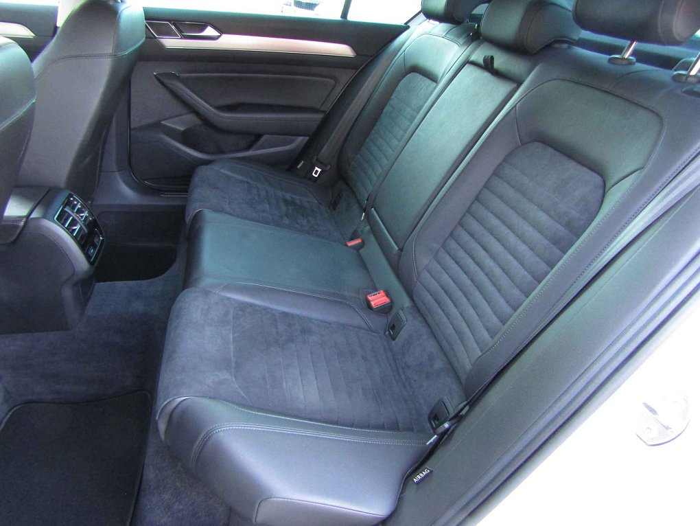 Volkswagen Passat 2.0TDi R-Line