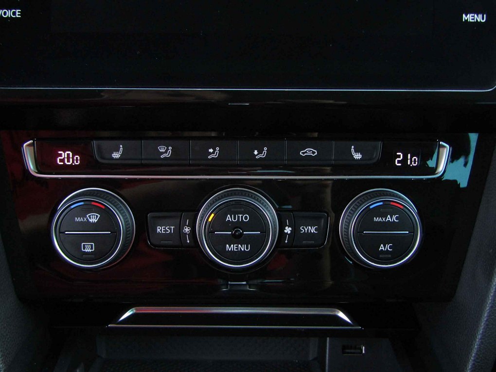 Volkswagen Passat 2.0TDi R-Line