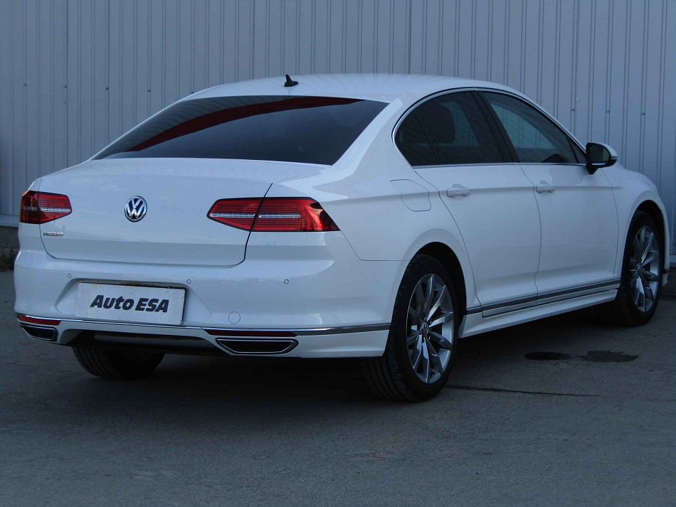 Volkswagen Passat 2.0TDi R-Line