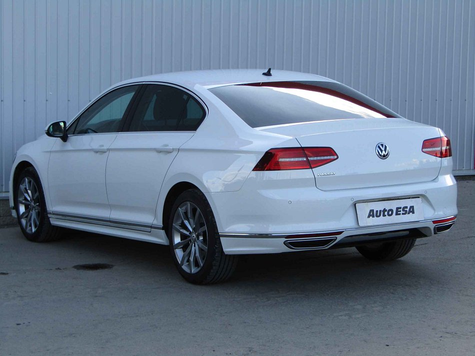Volkswagen Passat 2.0TDi R-Line