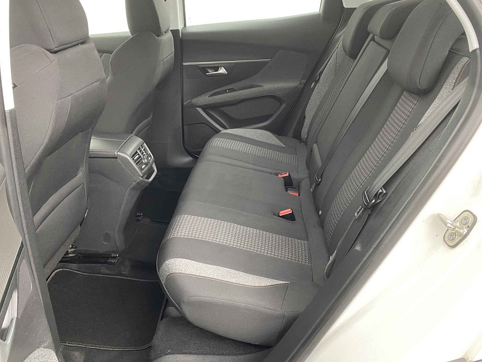 Peugeot 3008 1.2PT Active