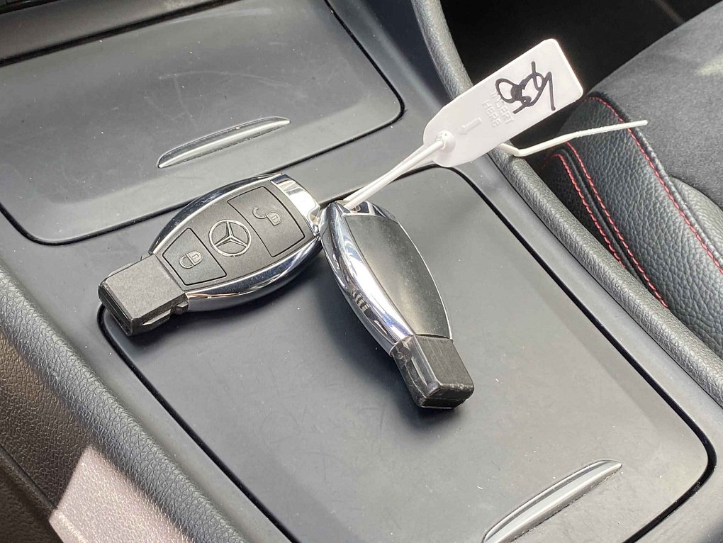 Mercedes-Benz CLA 2.0 i  250