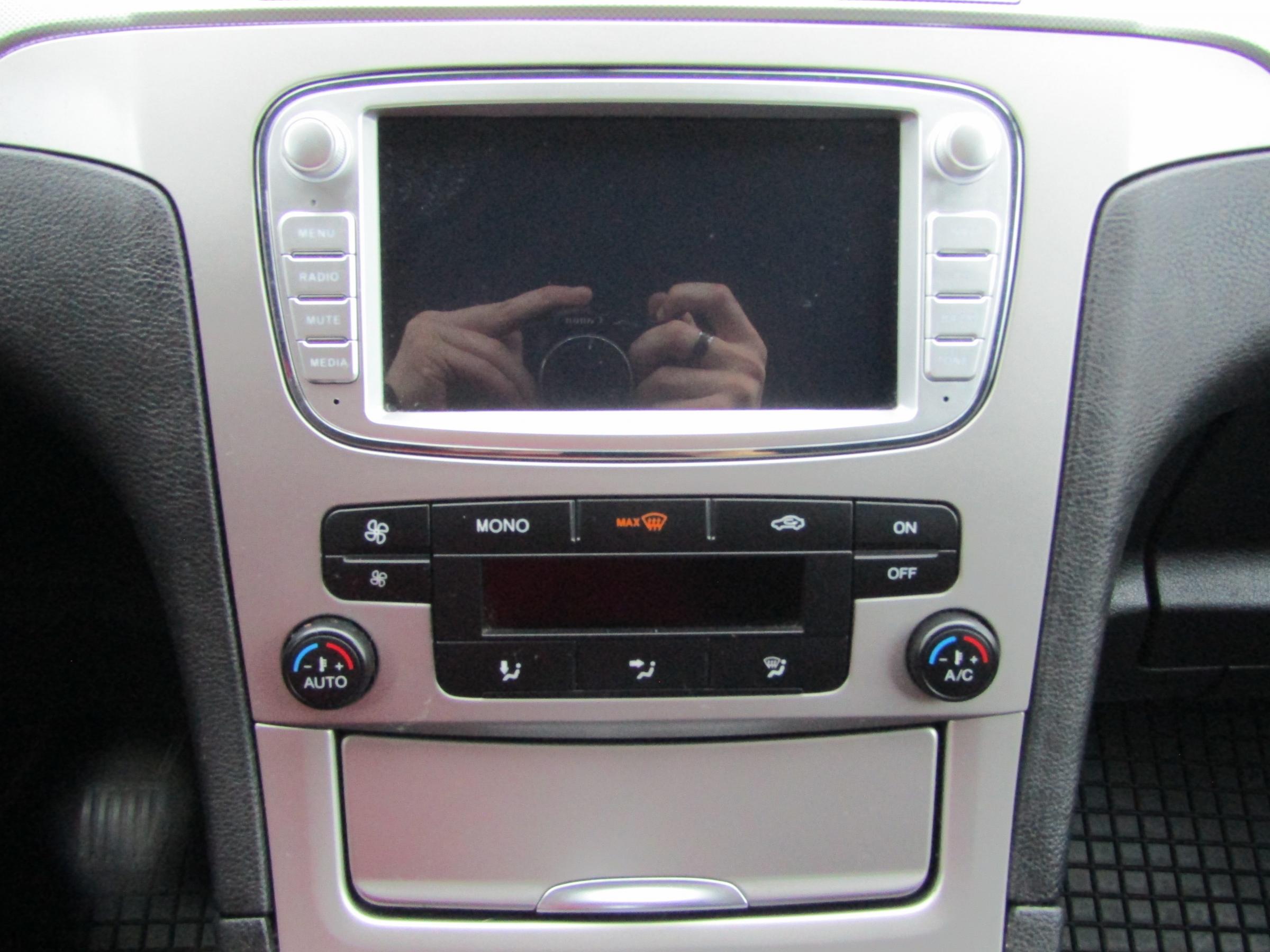 Ford S-MAX, 2011 - pohled č. 19