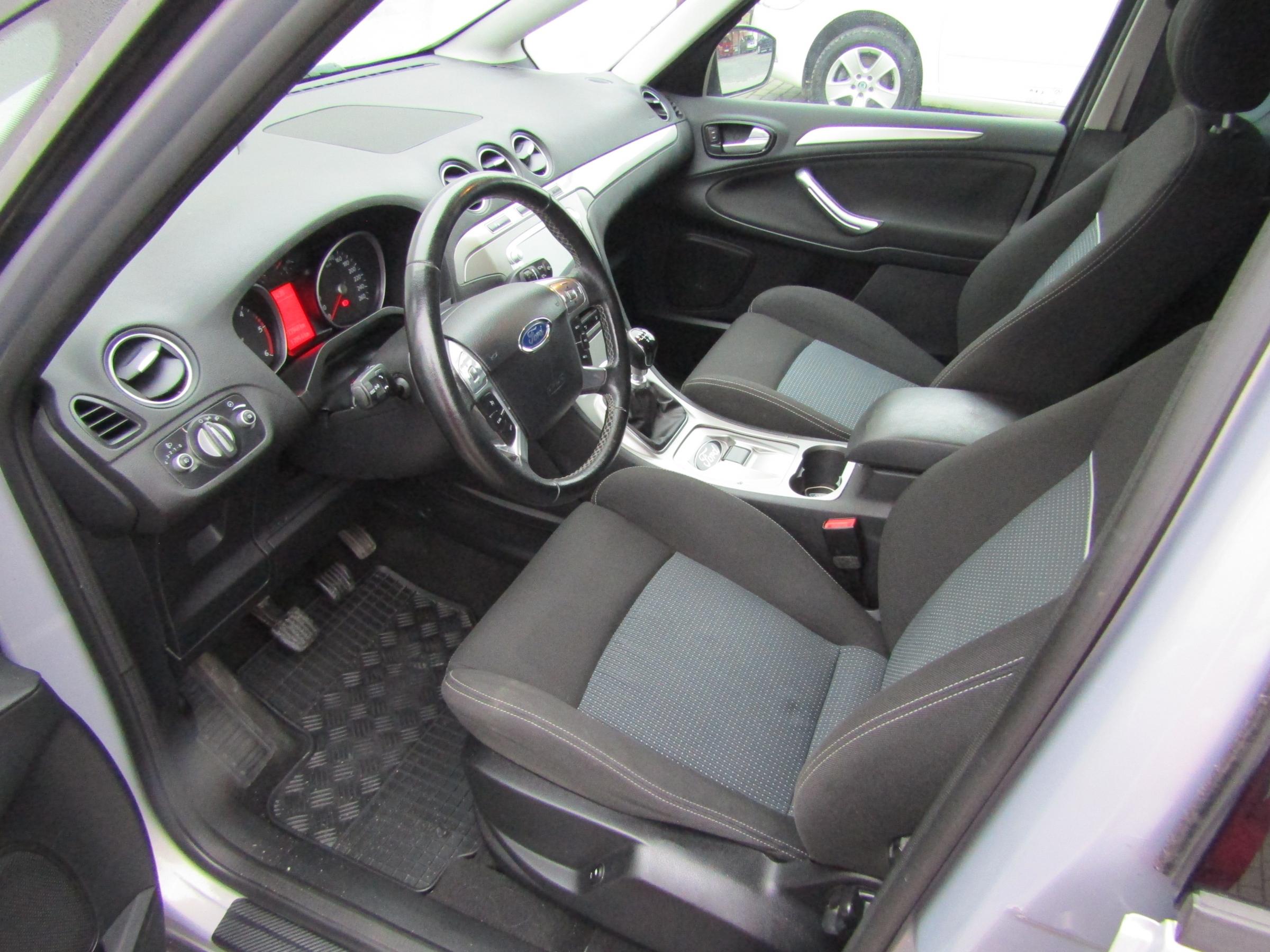 Ford S-MAX, 2011 - pohled č. 9