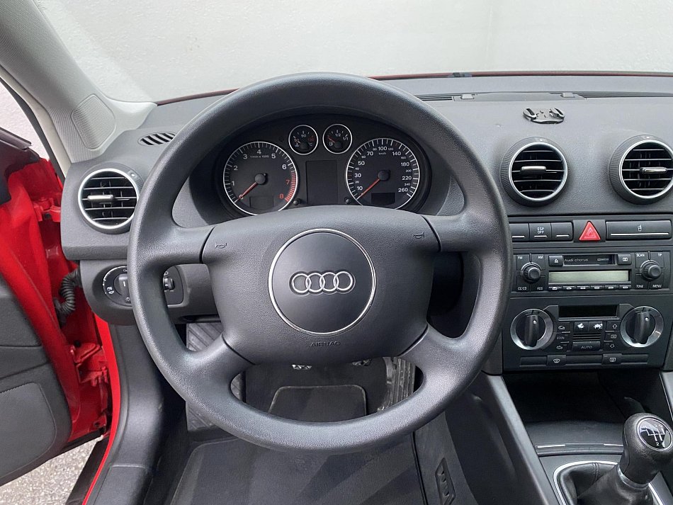 Audi A3 1.6 i 