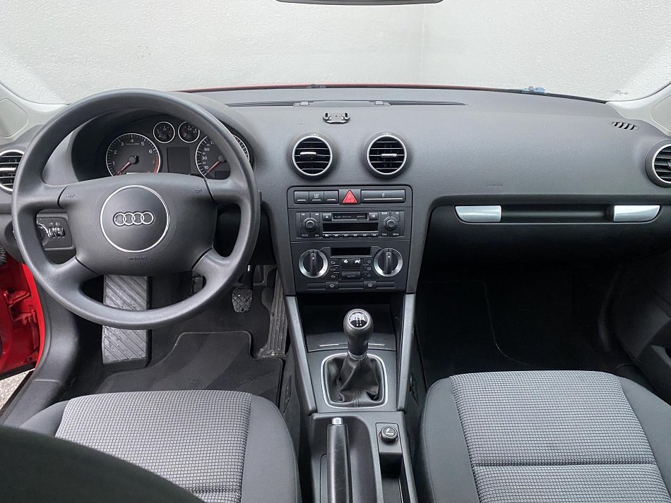 Audi A3 1.6 i 