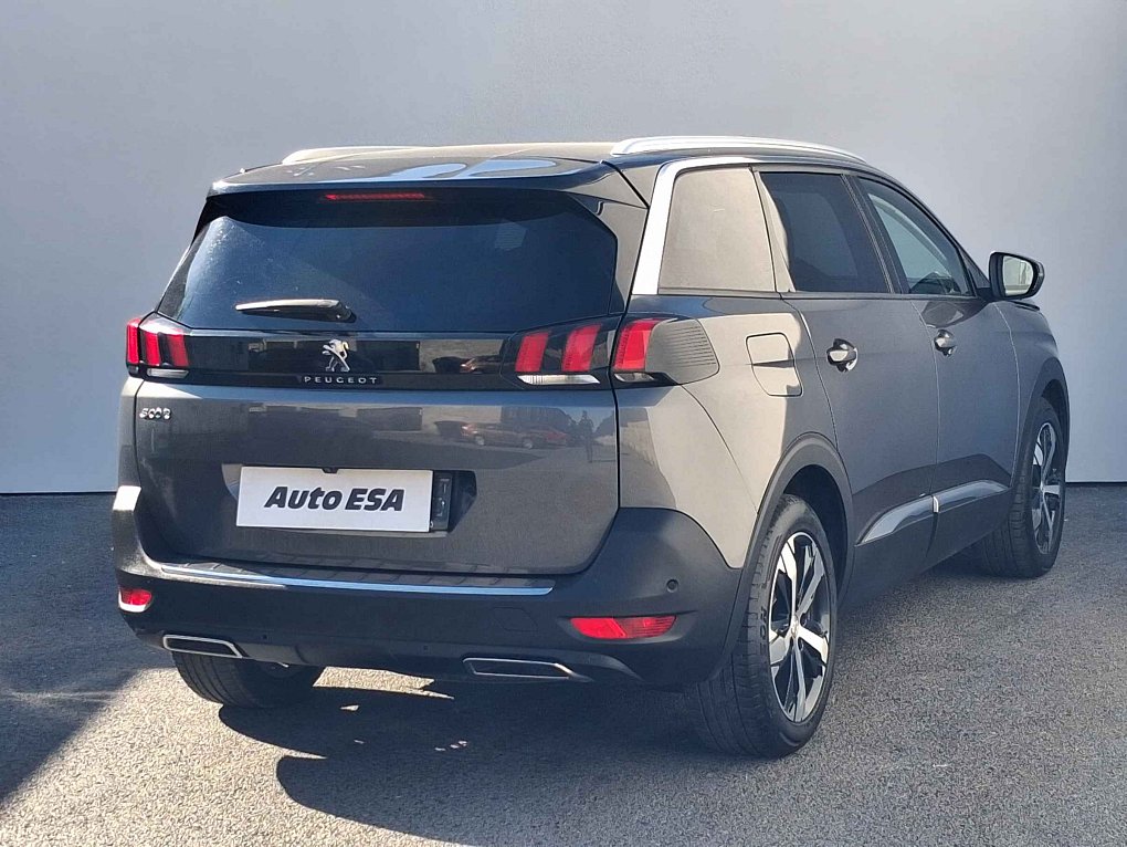 Peugeot 5008 1.5 HDi Allure 7míst