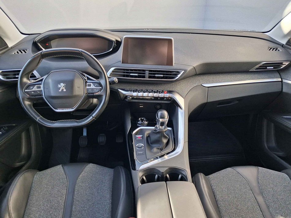 Peugeot 5008 1.5 HDi Allure 7míst