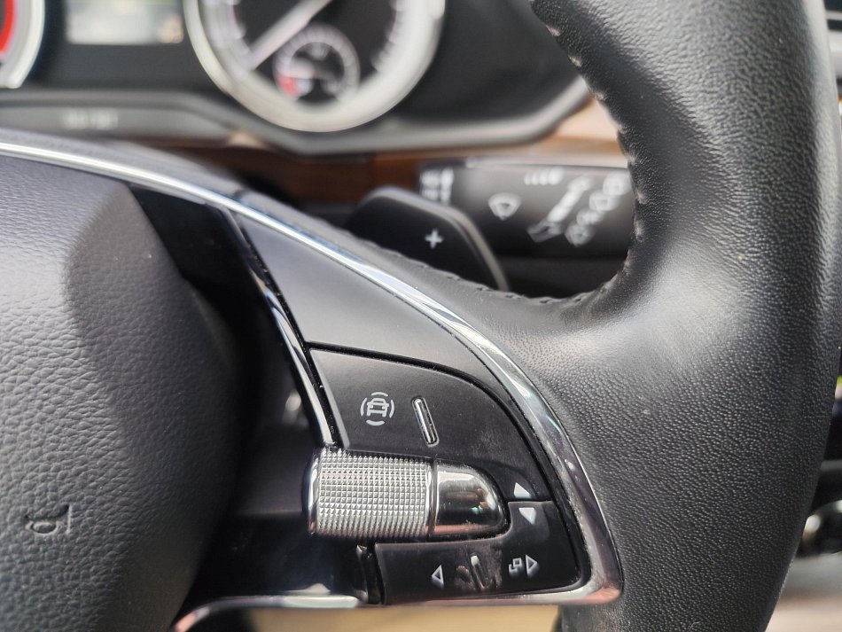 Škoda Superb III 2.0TDi Scout