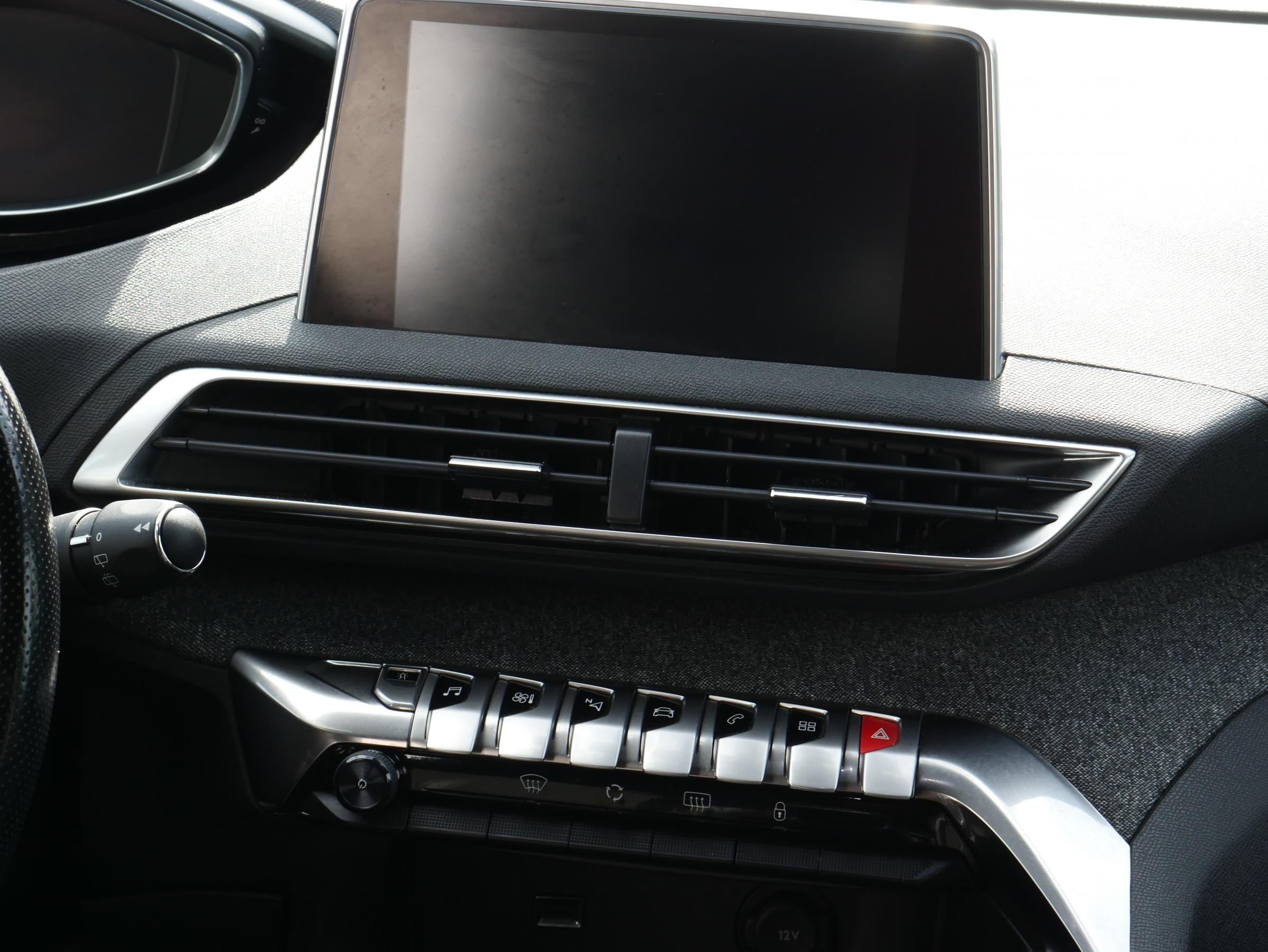 Peugeot 3008, 2018 - pohled č. 10