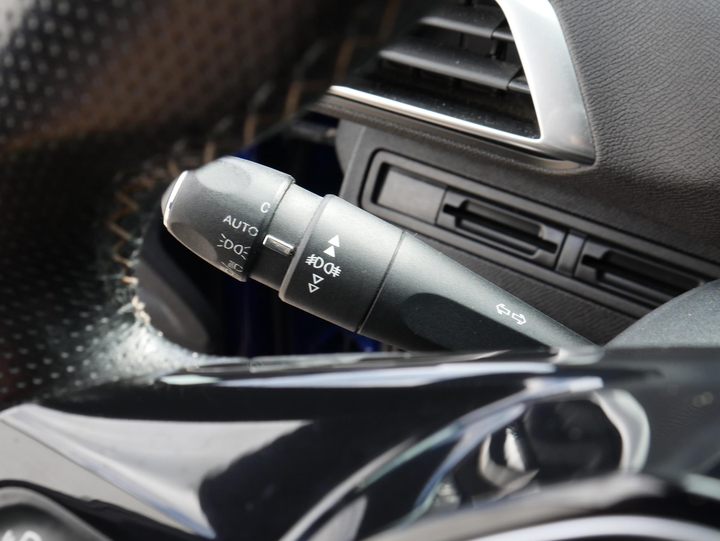 Peugeot 3008, 2018 - pohled č. 16