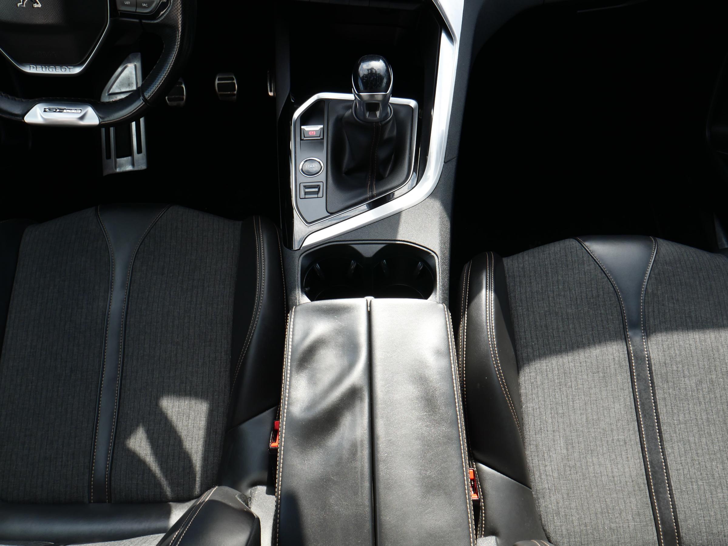 Peugeot 3008, 2018 - pohled č. 19