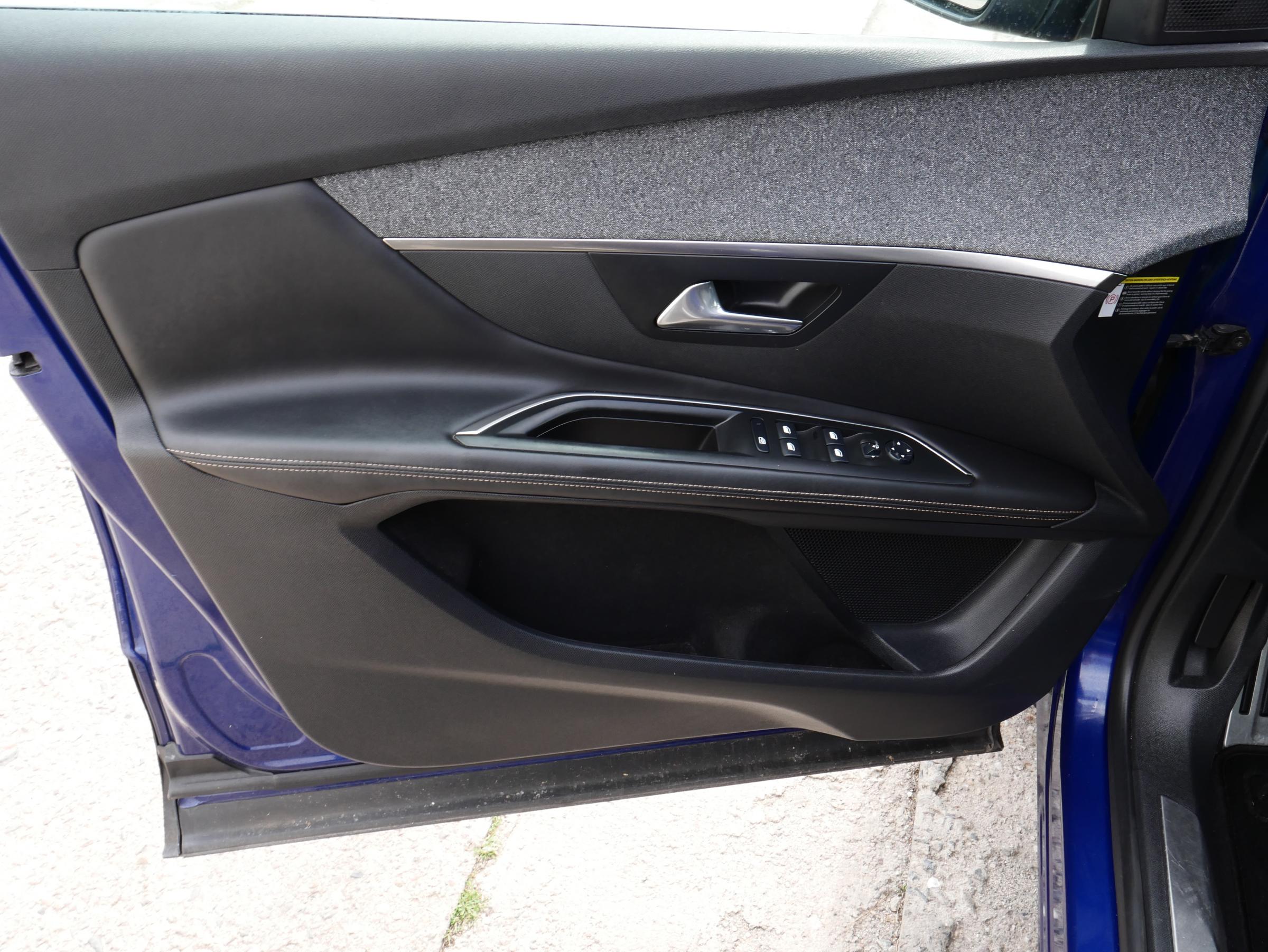 Peugeot 3008, 2018 - pohled č. 21