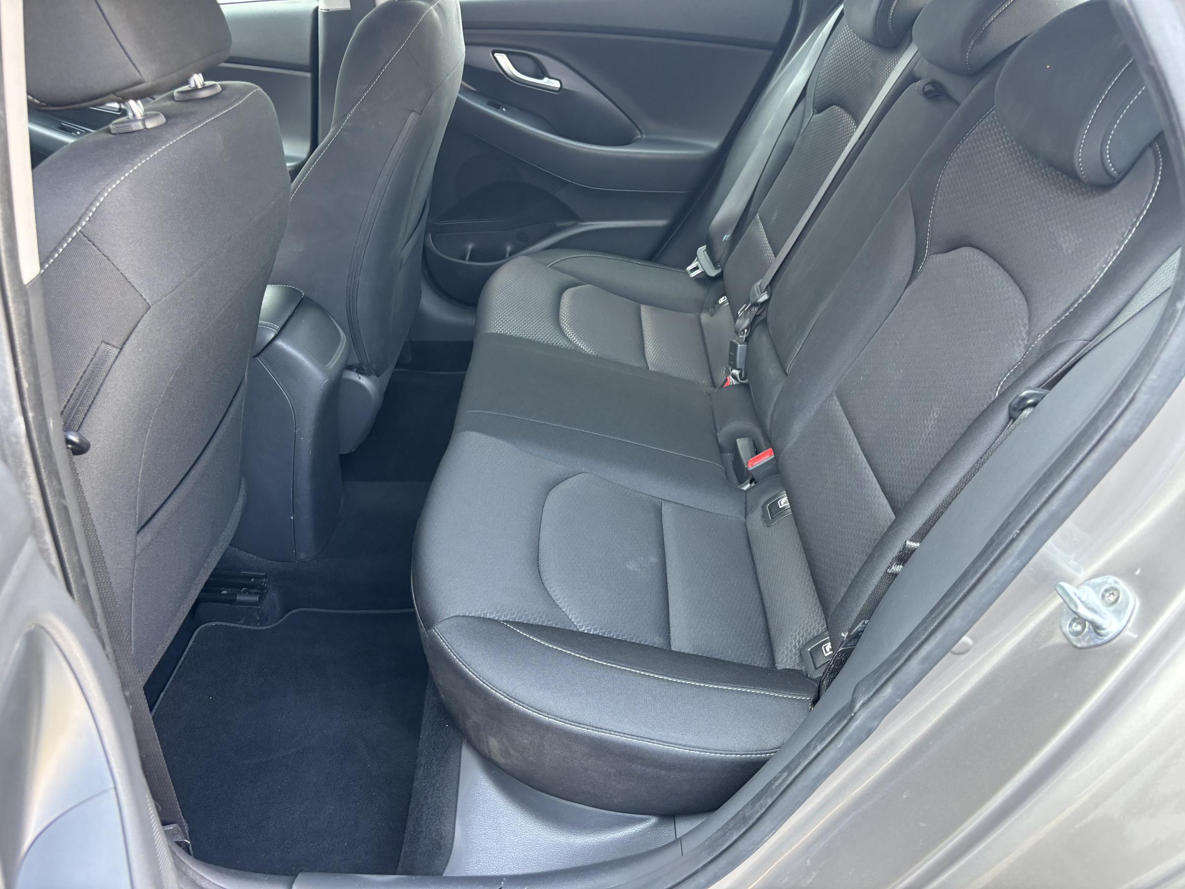 Hyundai i30, 2018 - pohled č. 12