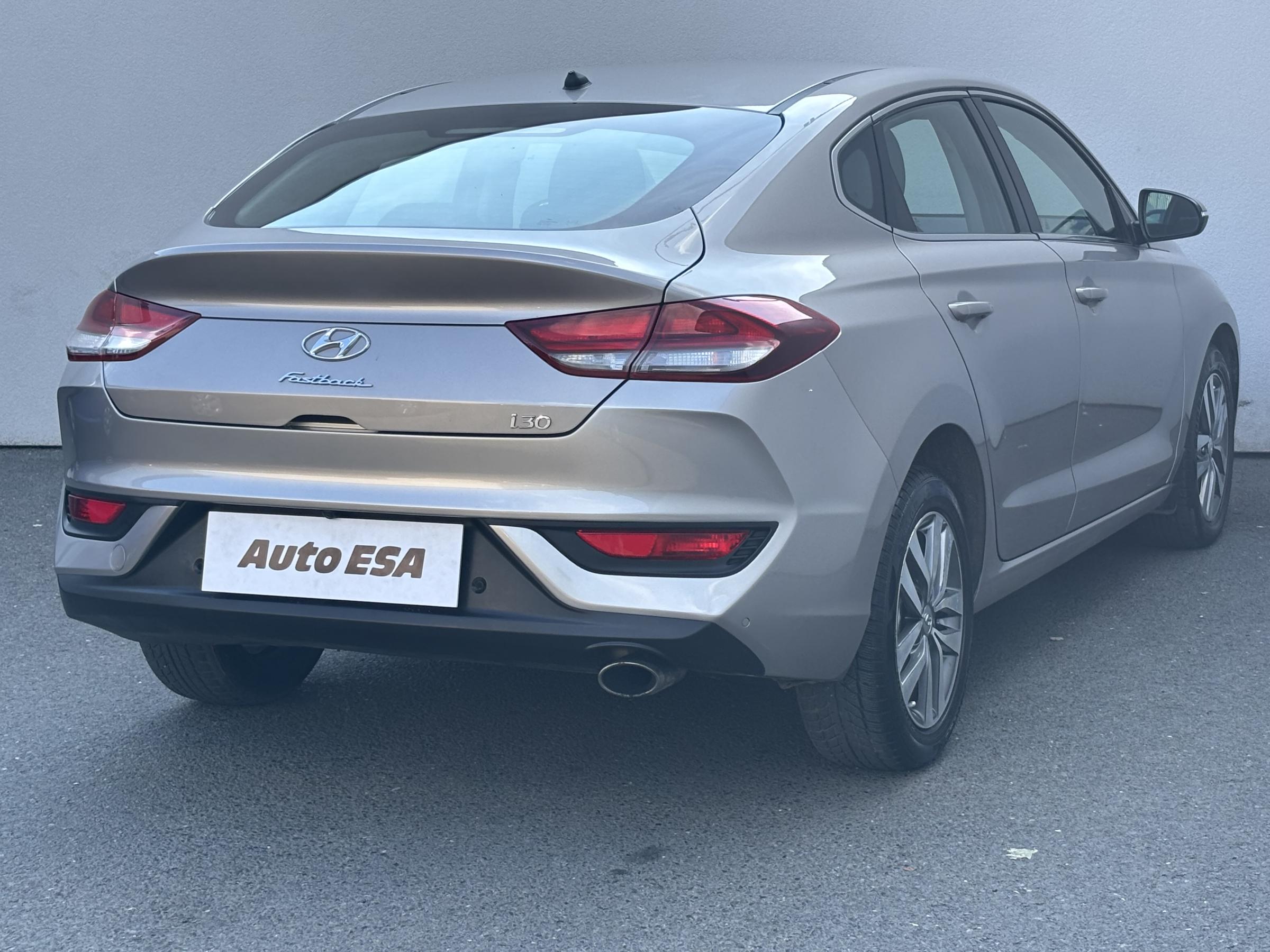 Hyundai i30, 2018 - pohled č. 4