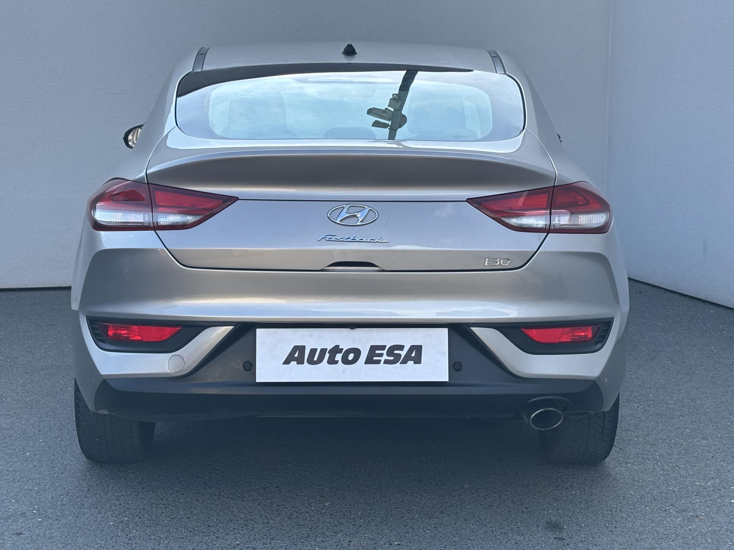 Hyundai i30, 2018 - pohled č. 5