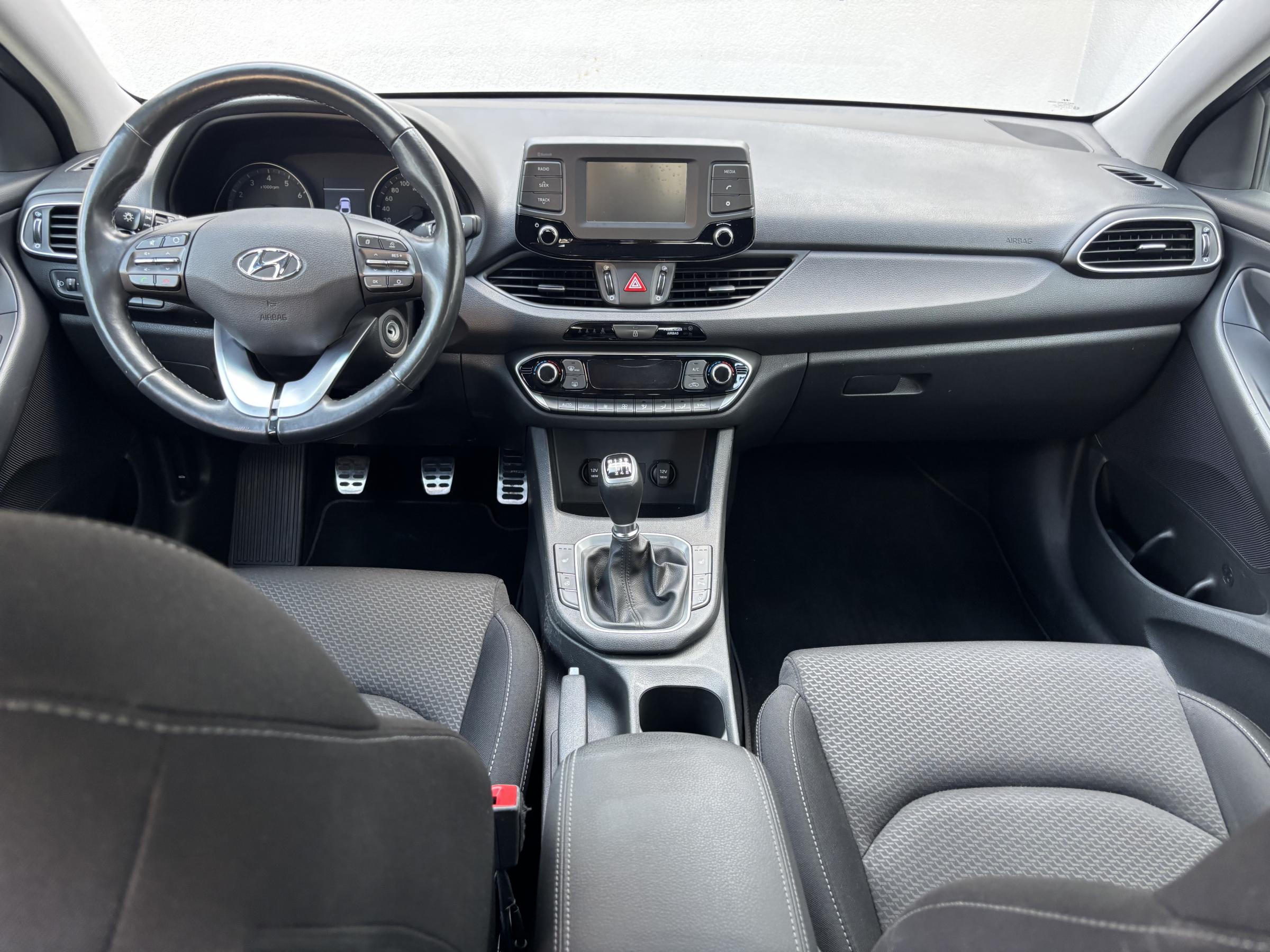 Hyundai i30, 2018 - pohled č. 9