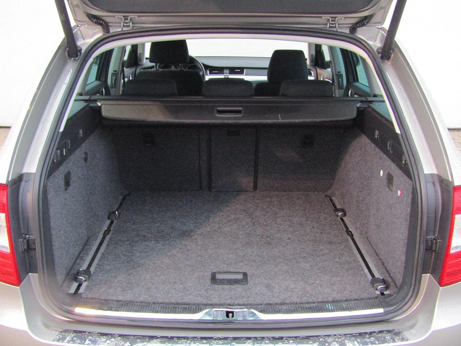 Škoda Superb II 2.0 TDi Ambition