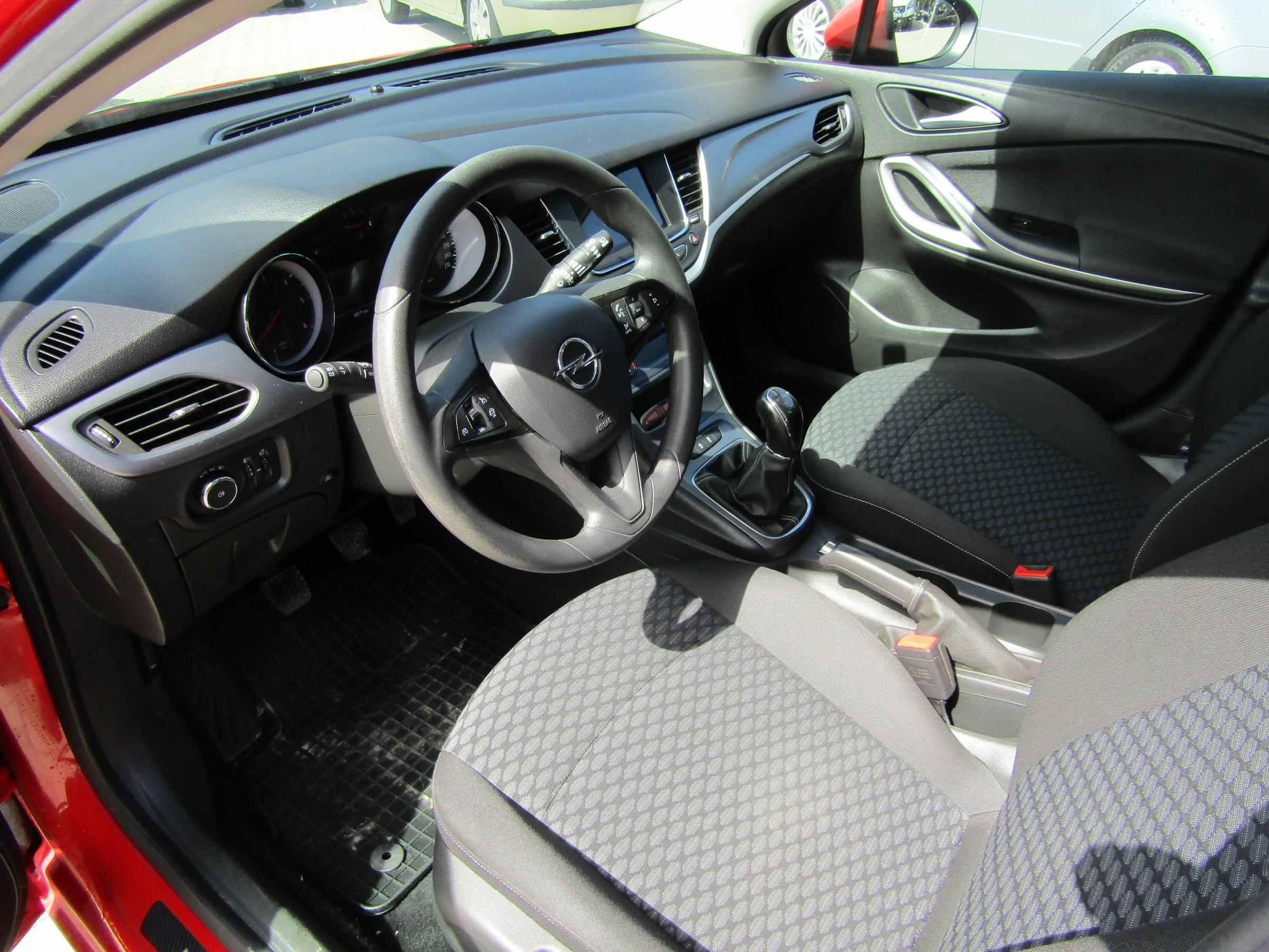 Opel Astra, 2020 - pohled č. 10