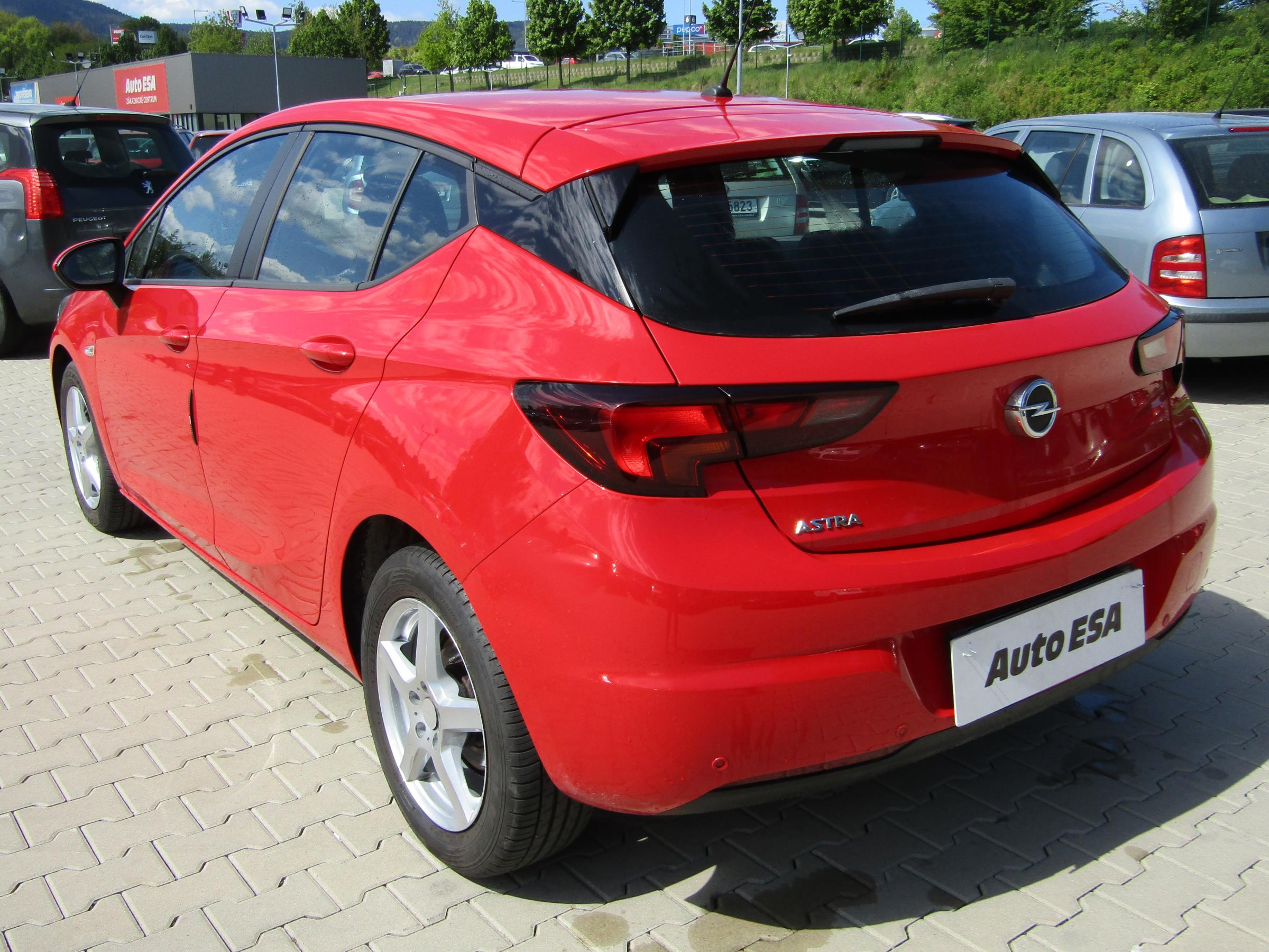 Opel Astra, 2020 - pohled č. 6