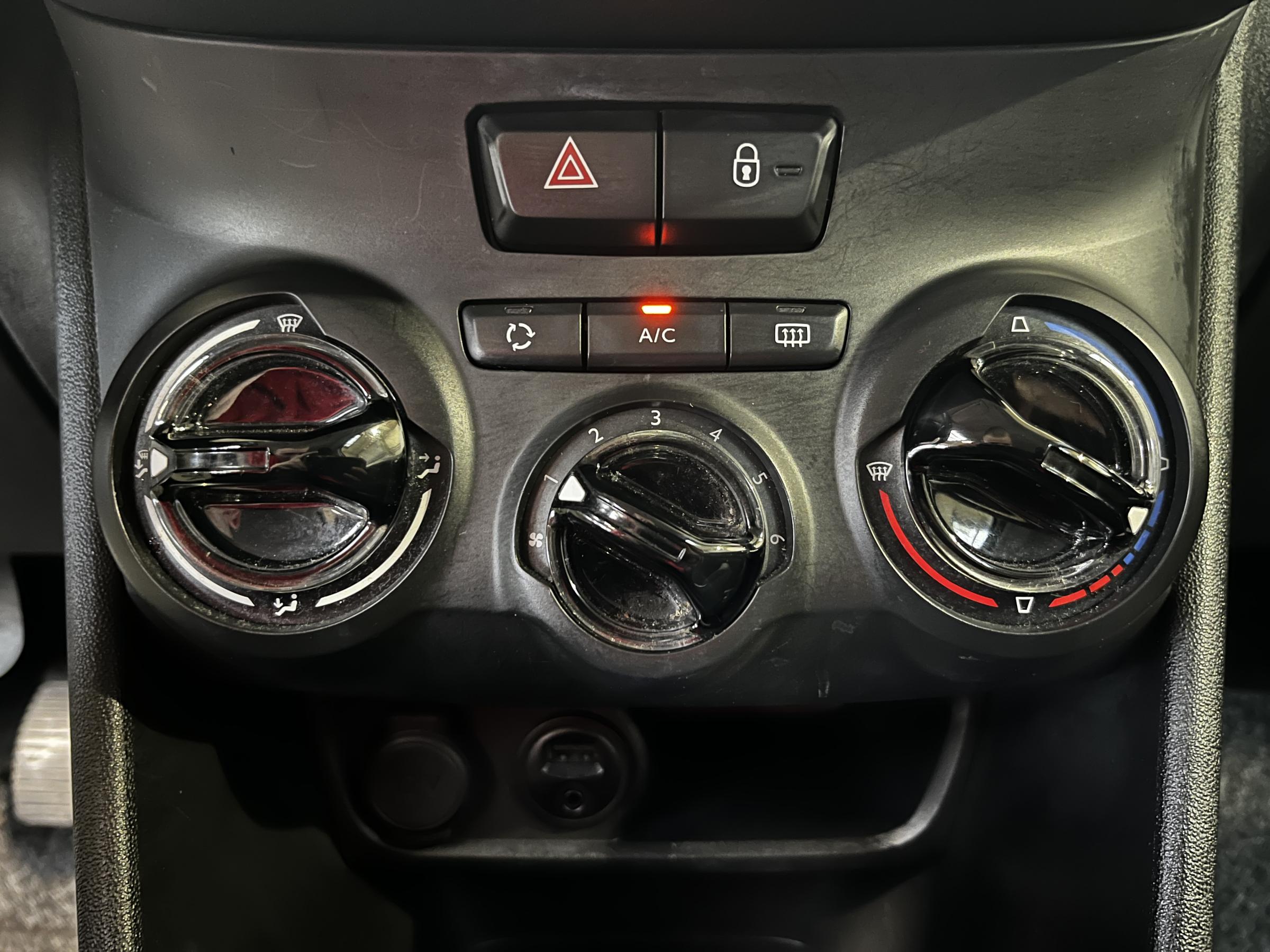 Peugeot 208, 2015 - pohled č. 14