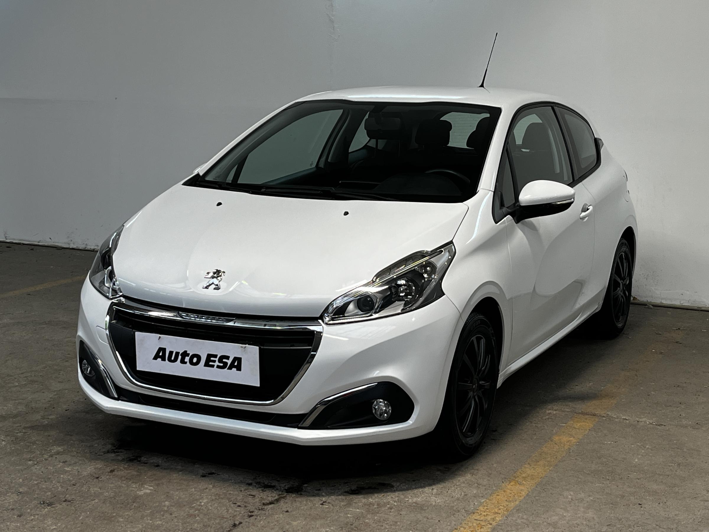 Peugeot 208, 2015 - pohled č. 3