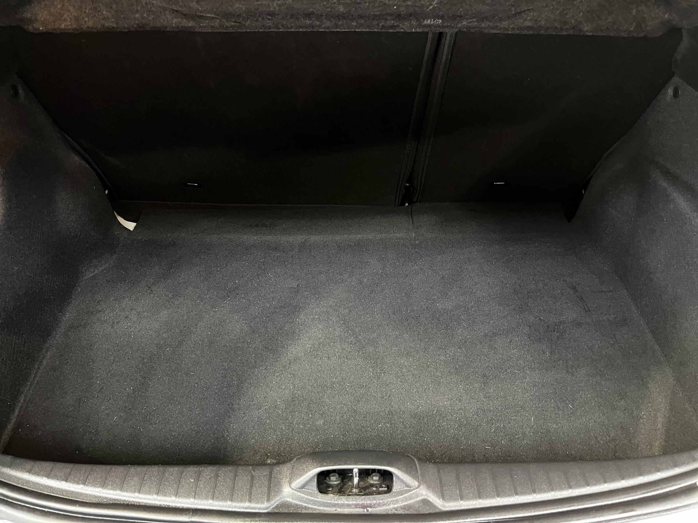 Peugeot 208, 2015 - pohled č. 7