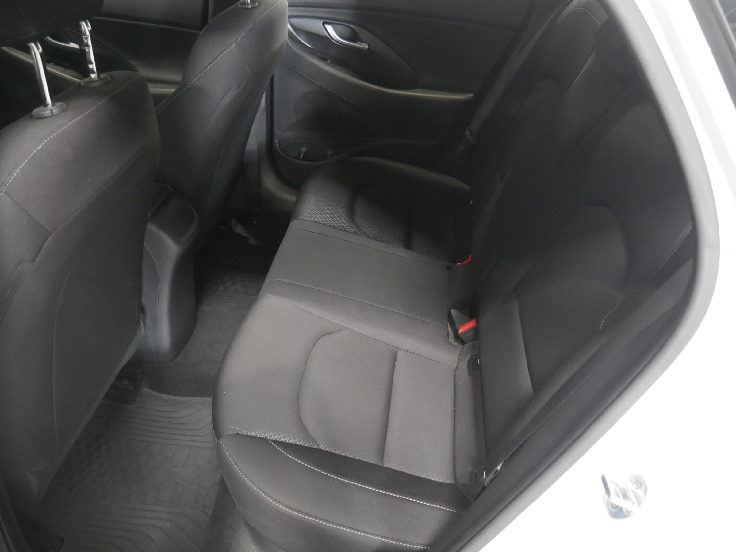 Hyundai i30, 2018 - pohled č. 10