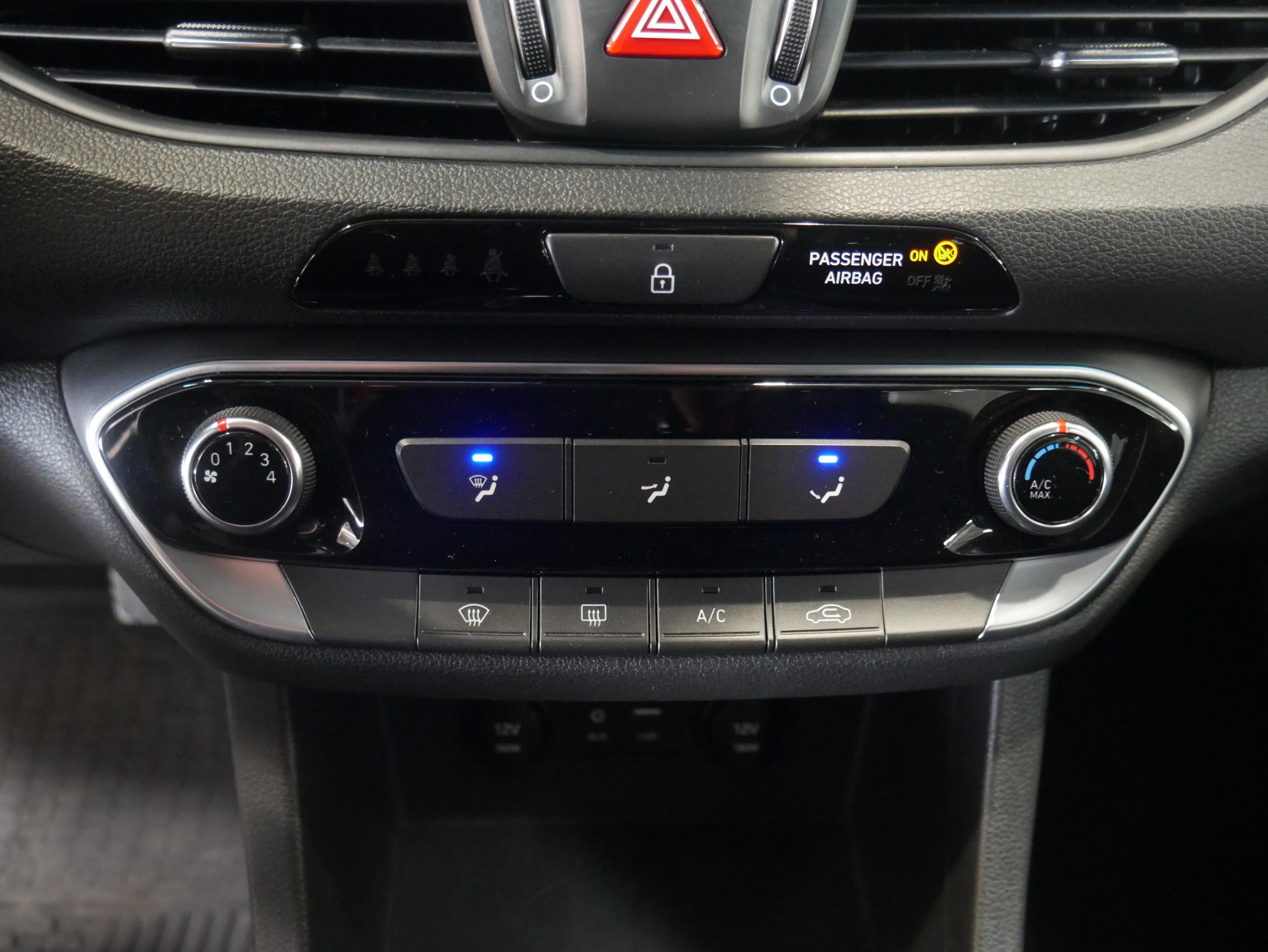 Hyundai i30, 2018 - pohled č. 14