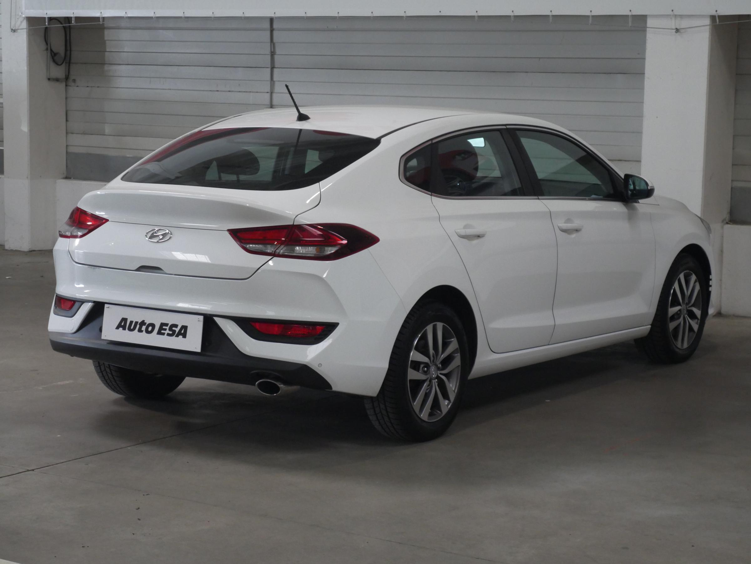 Hyundai i30, 2018 - pohled č. 4