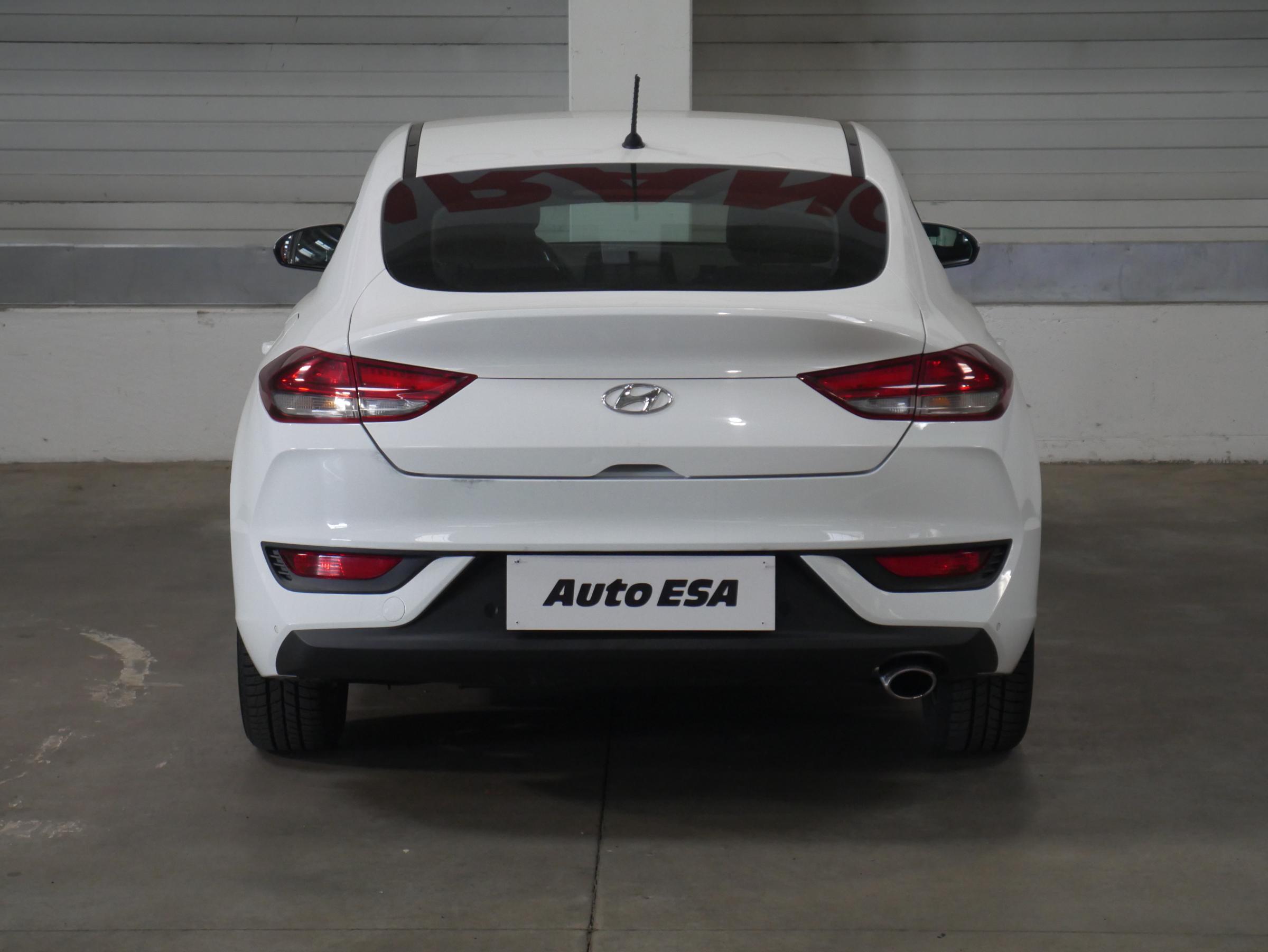 Hyundai i30, 2018 - pohled č. 5