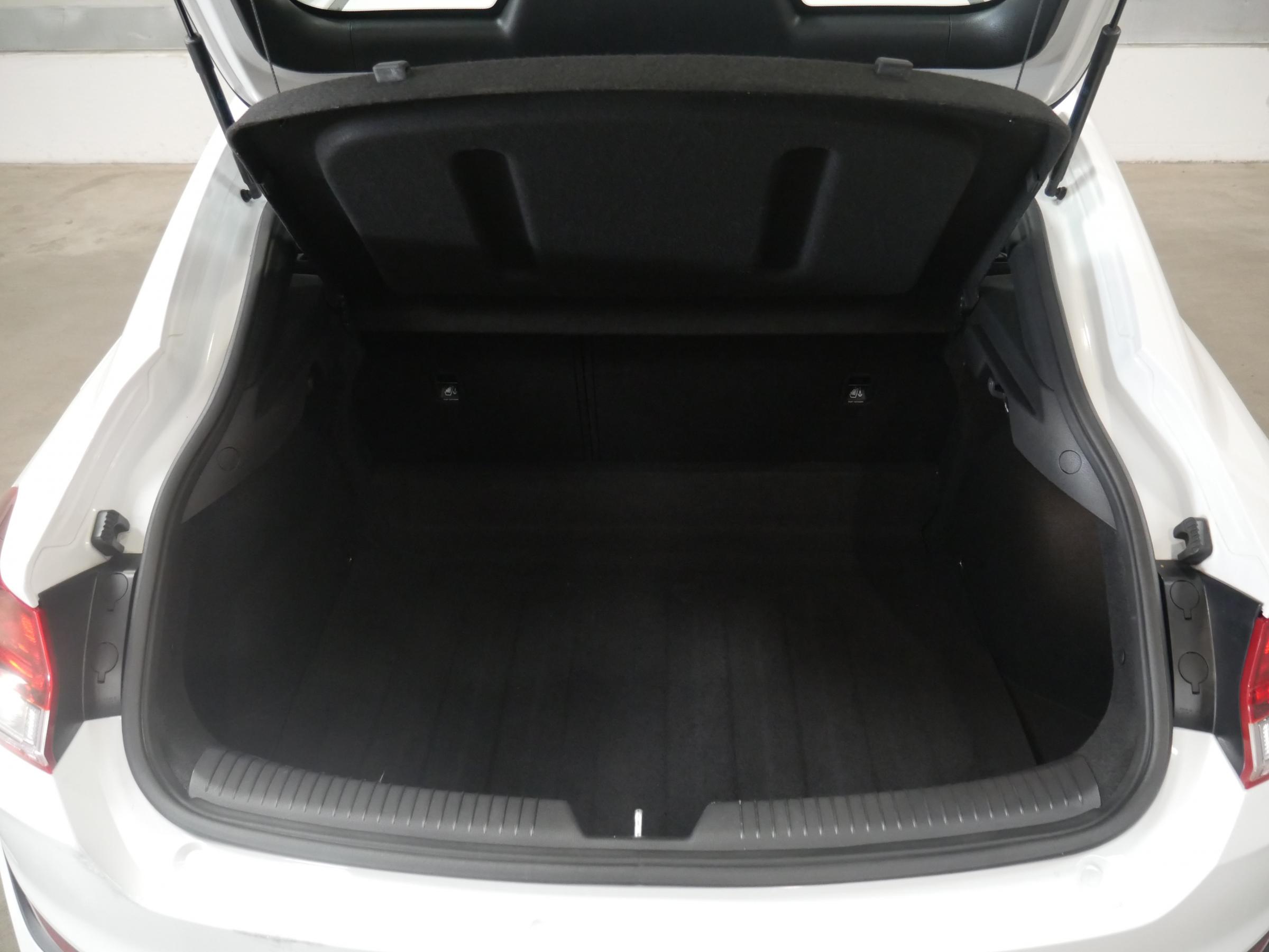 Hyundai i30, 2018 - pohled č. 7