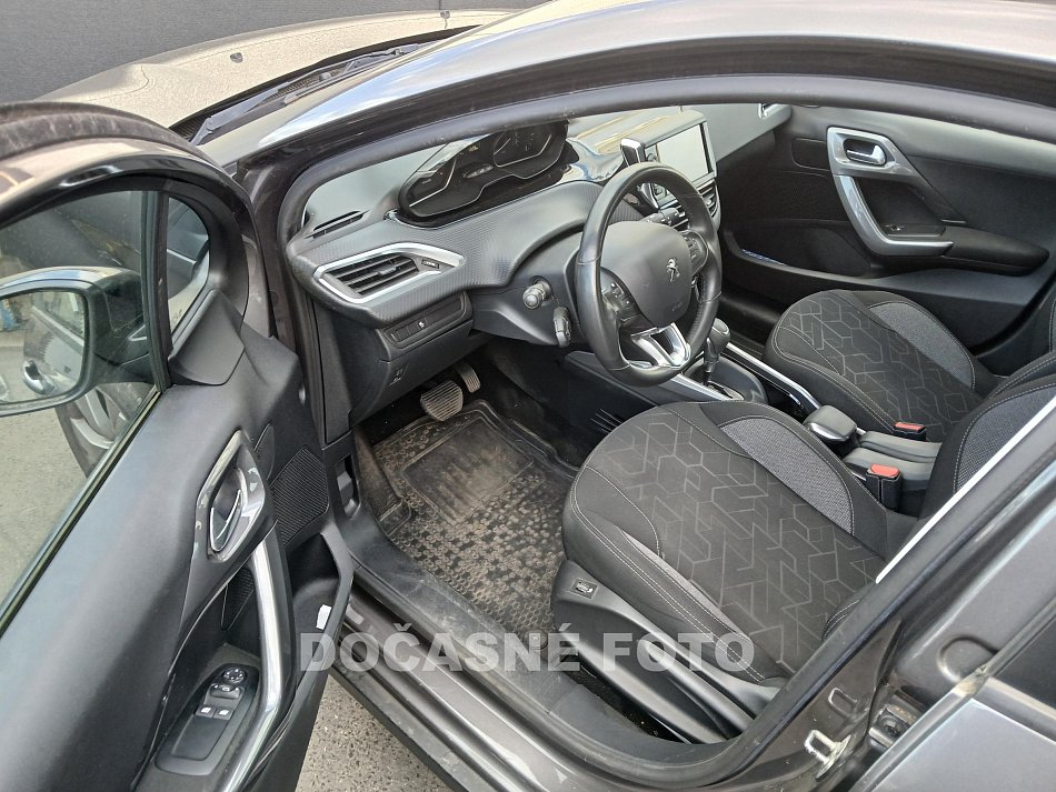 Peugeot 2008 1.2 