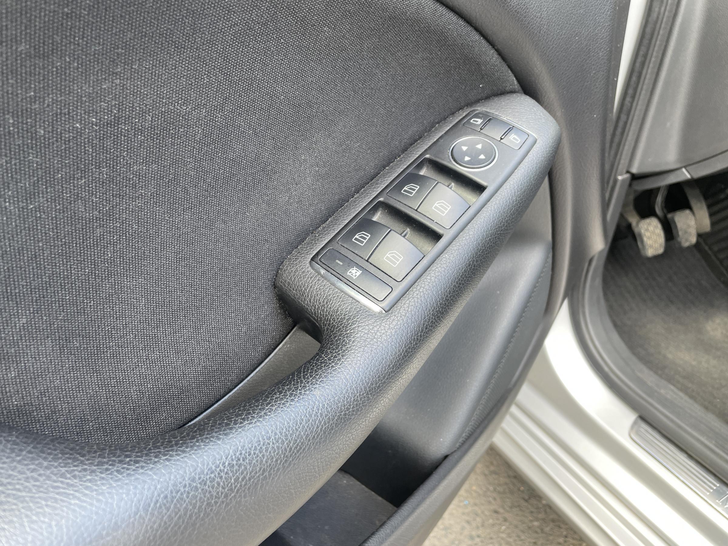 Mercedes-Benz Třída B, 2012 - pohled č. 17