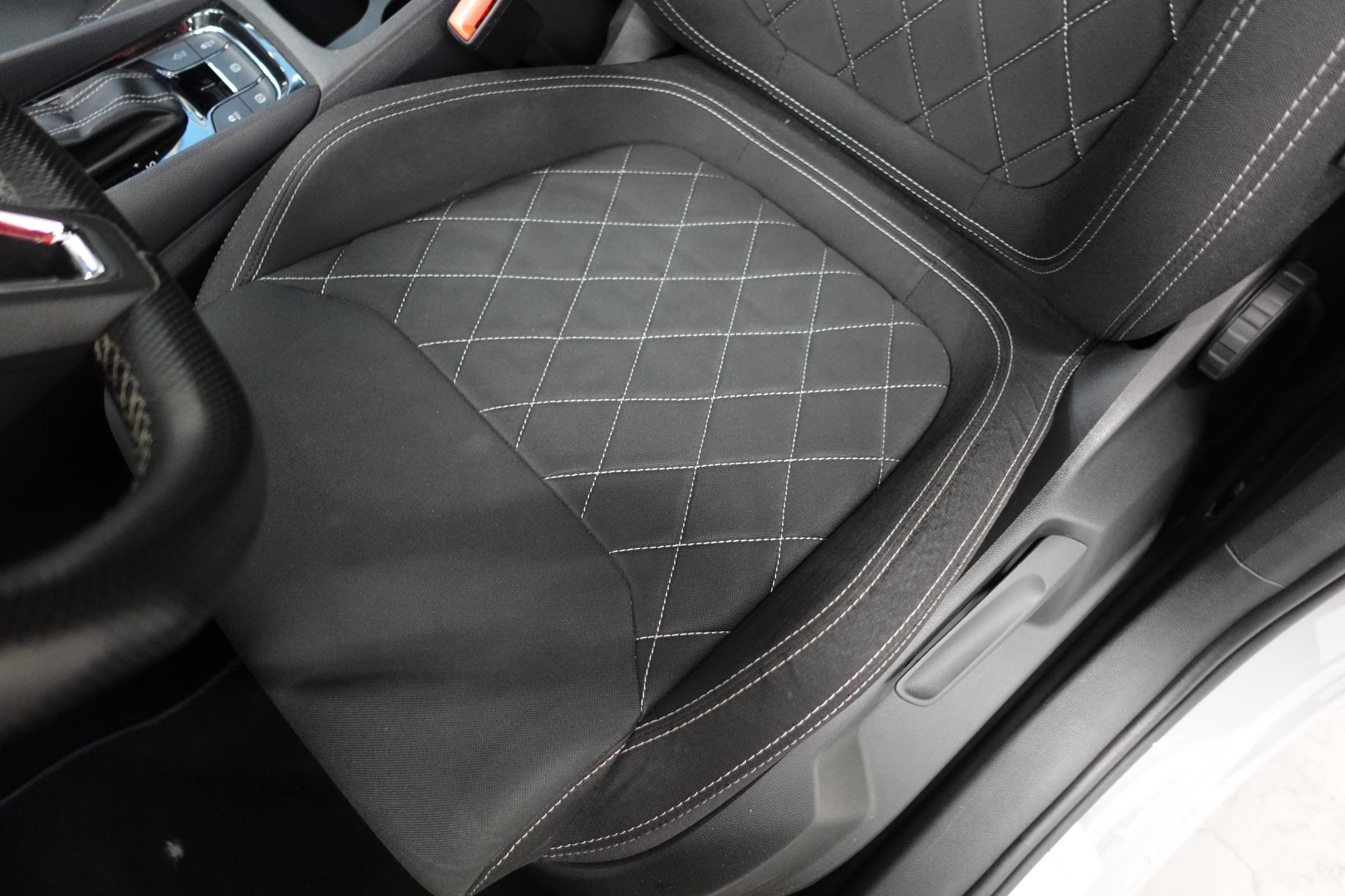 Škoda Karoq, 2020 - pohled č. 10