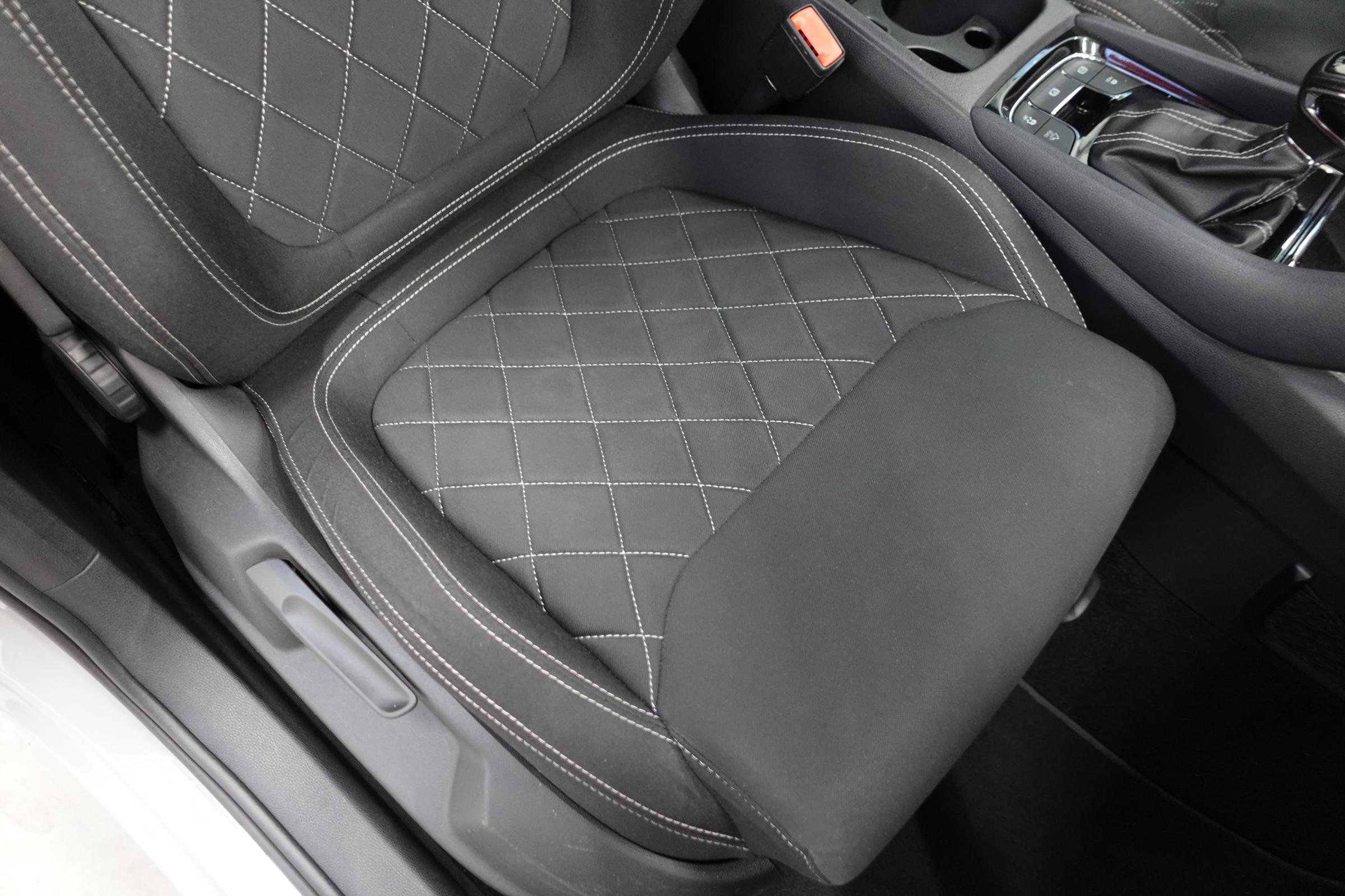 Škoda Karoq, 2020 - pohled č. 12