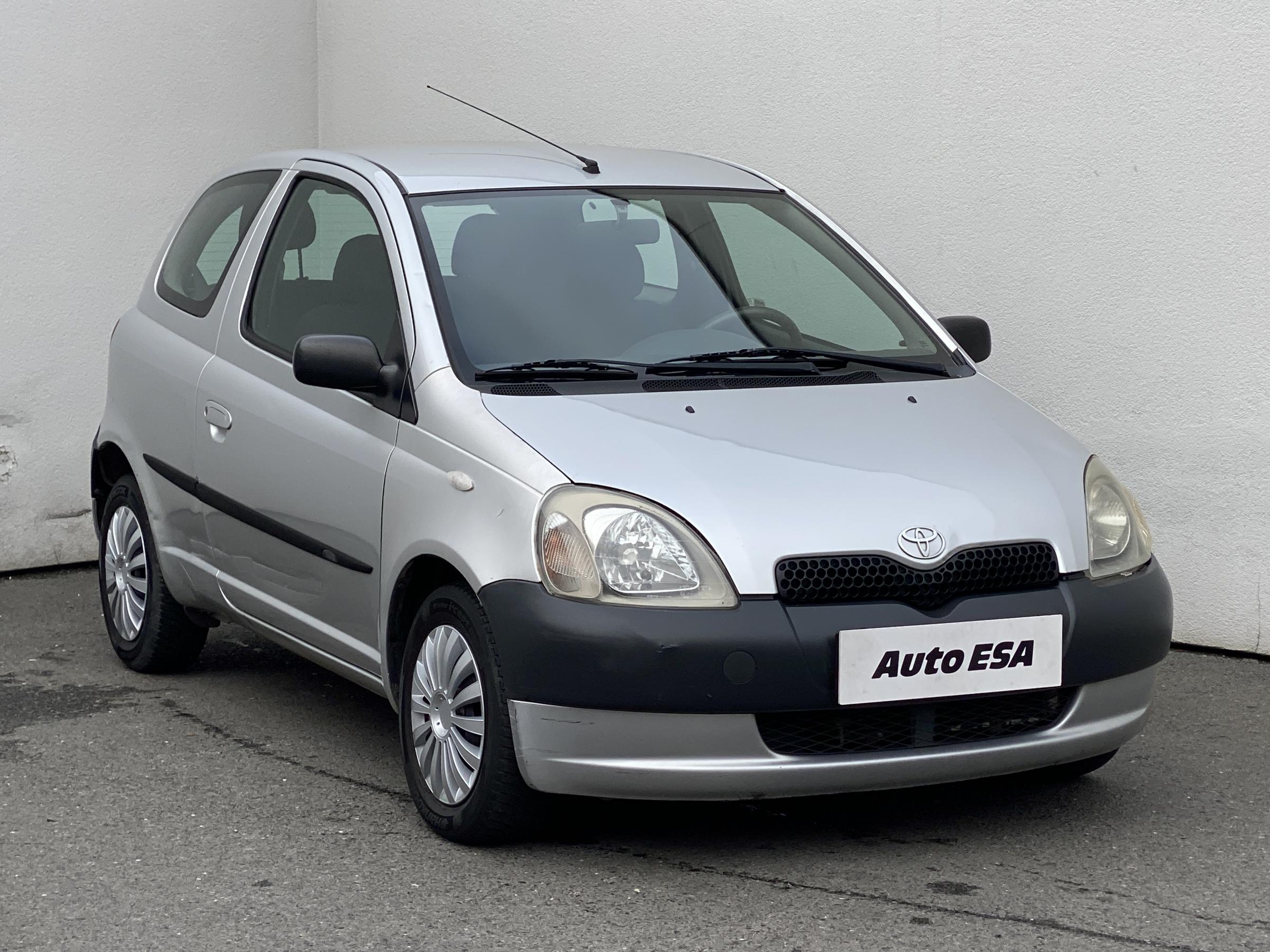 Toyota Yaris, 2001