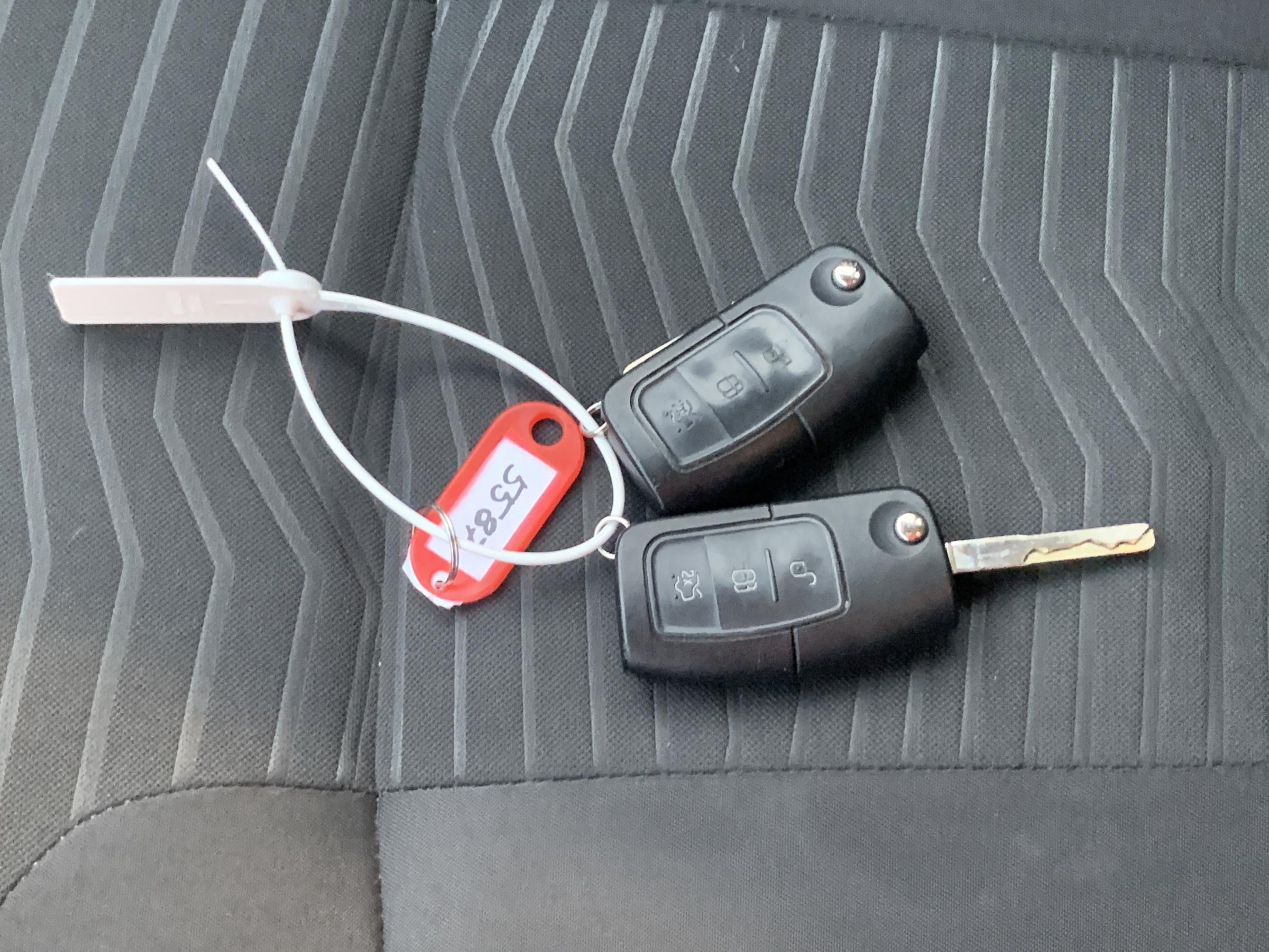 Ford Fiesta, 2012 - pohled č. 20