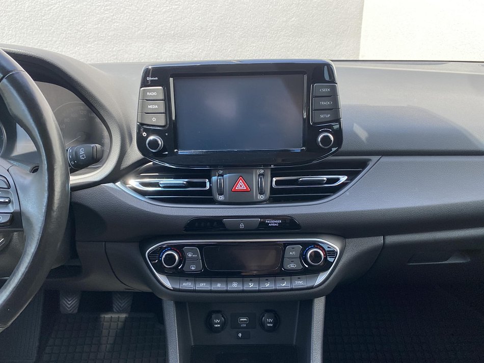 Hyundai I30 1.5 DPi Smart