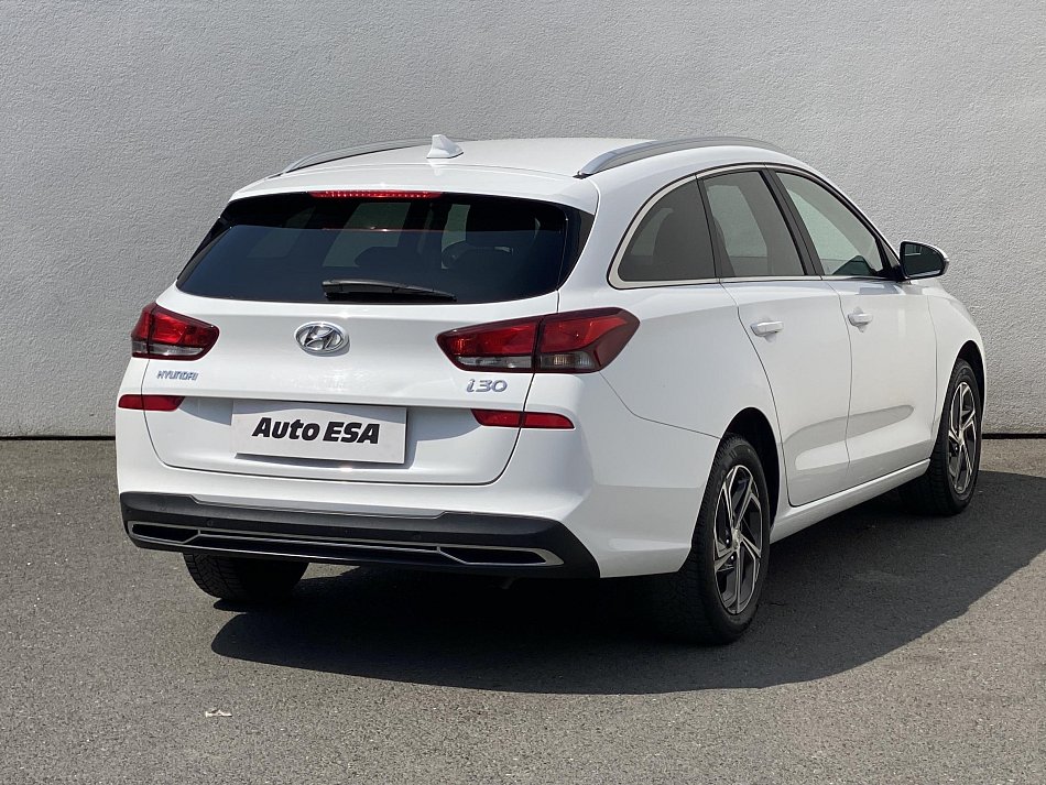Hyundai I30 1.5 DPi Smart
