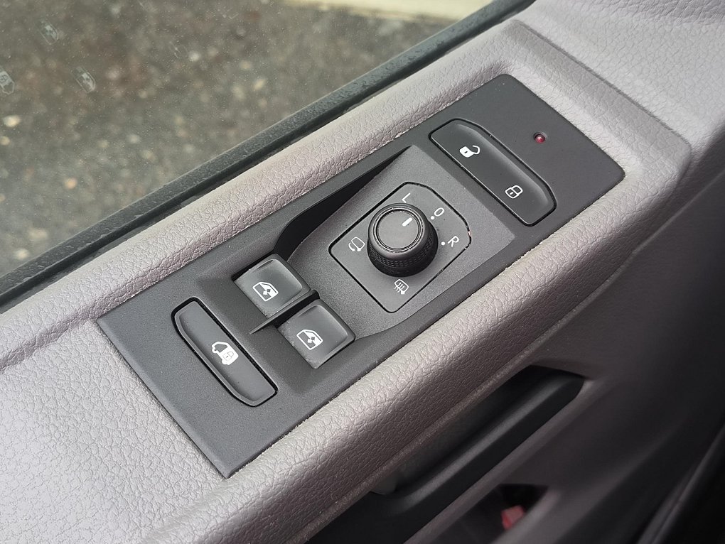 Volkswagen Transporter 2.0TDi  L2H1 T6.1