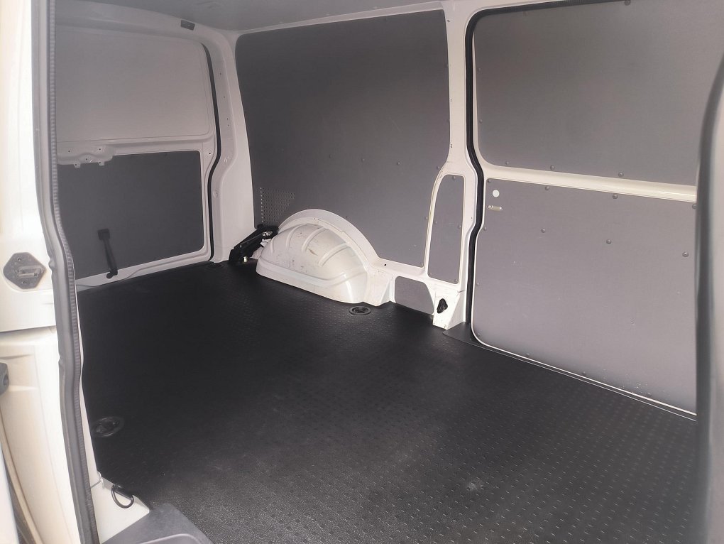 Volkswagen Transporter 2.0TDi  L2H1 T6.1
