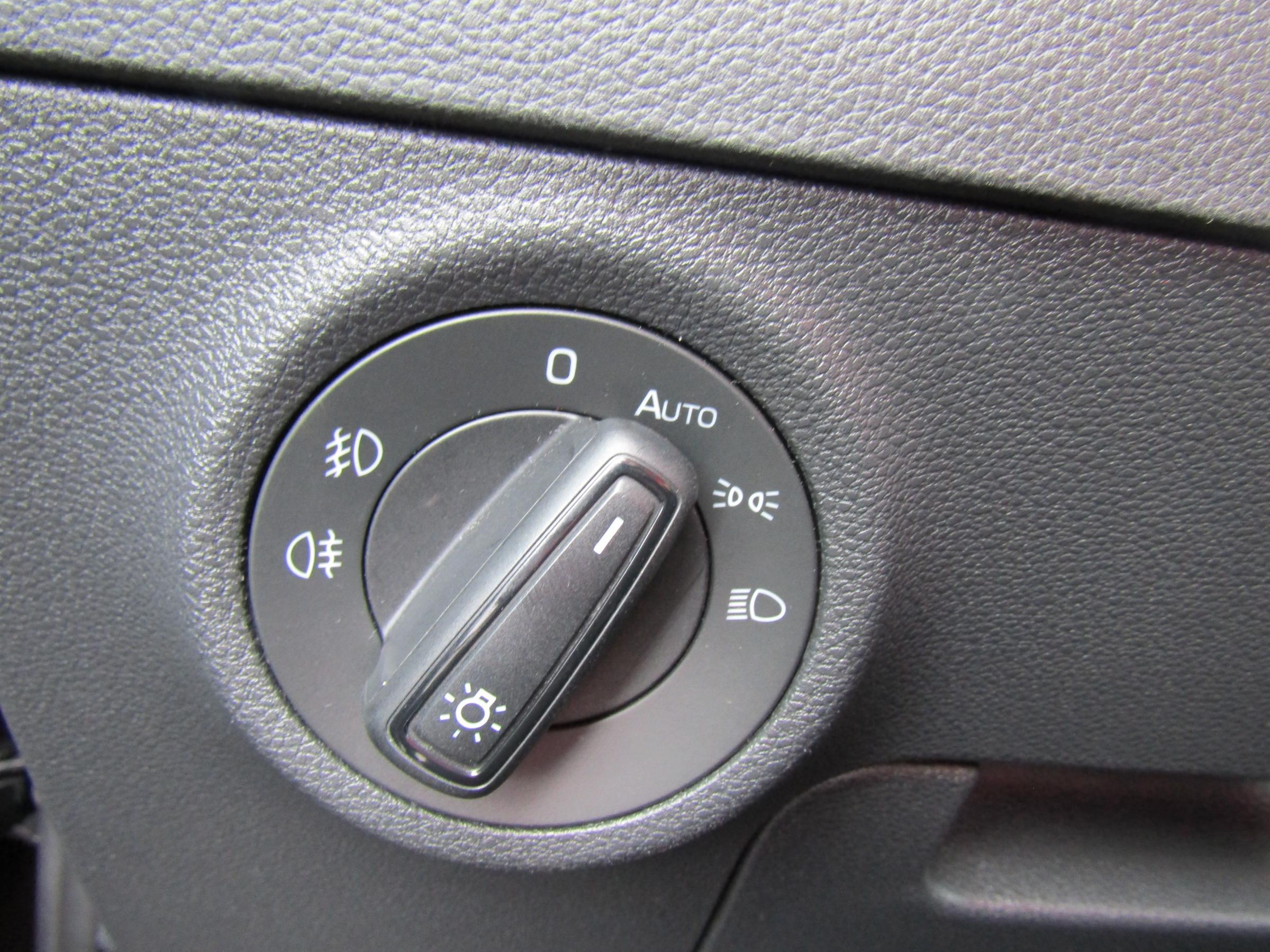 Škoda Karoq, 2019 - pohled č. 17