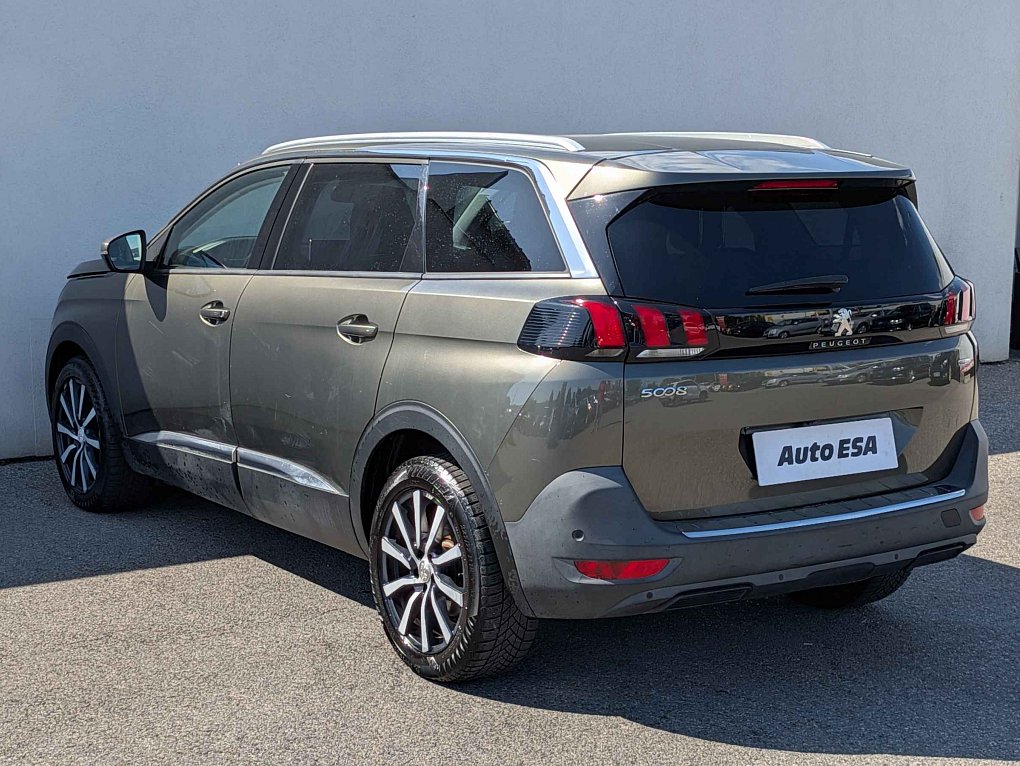 Peugeot 5008 1.2PT 