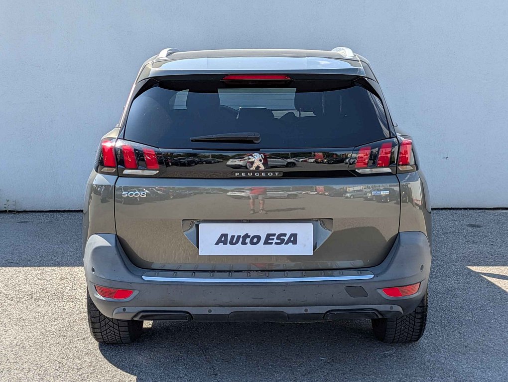 Peugeot 5008 1.2PT 