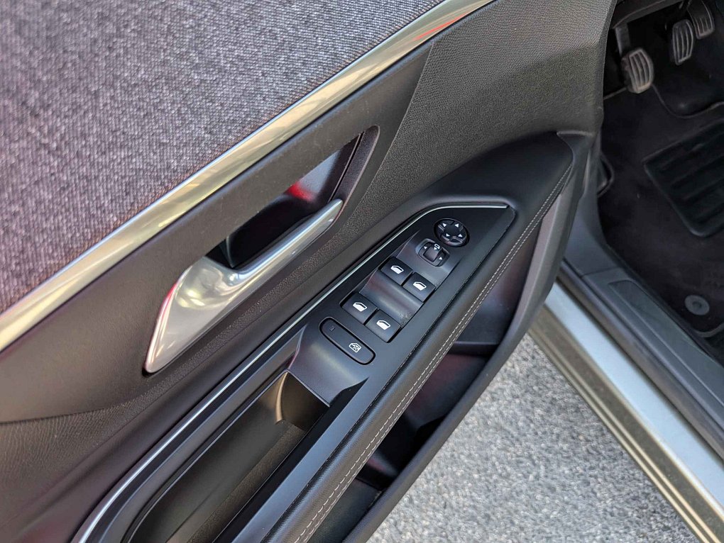 Peugeot 5008 1.2PT 