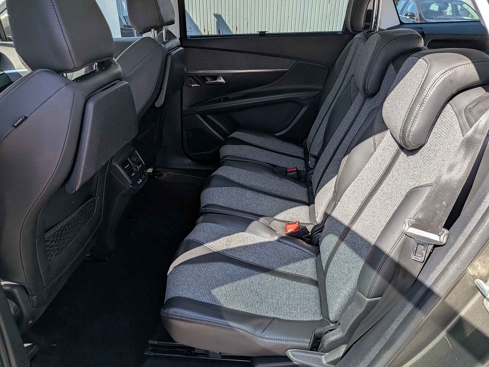 Peugeot 5008 1.2PT 
