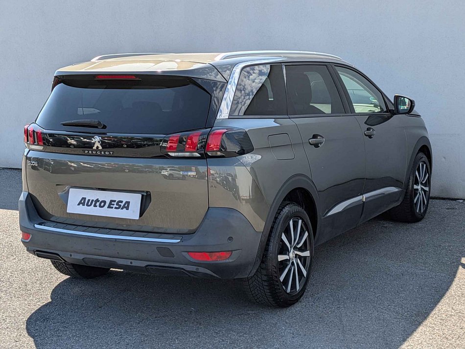 Peugeot 5008 1.2PT 
