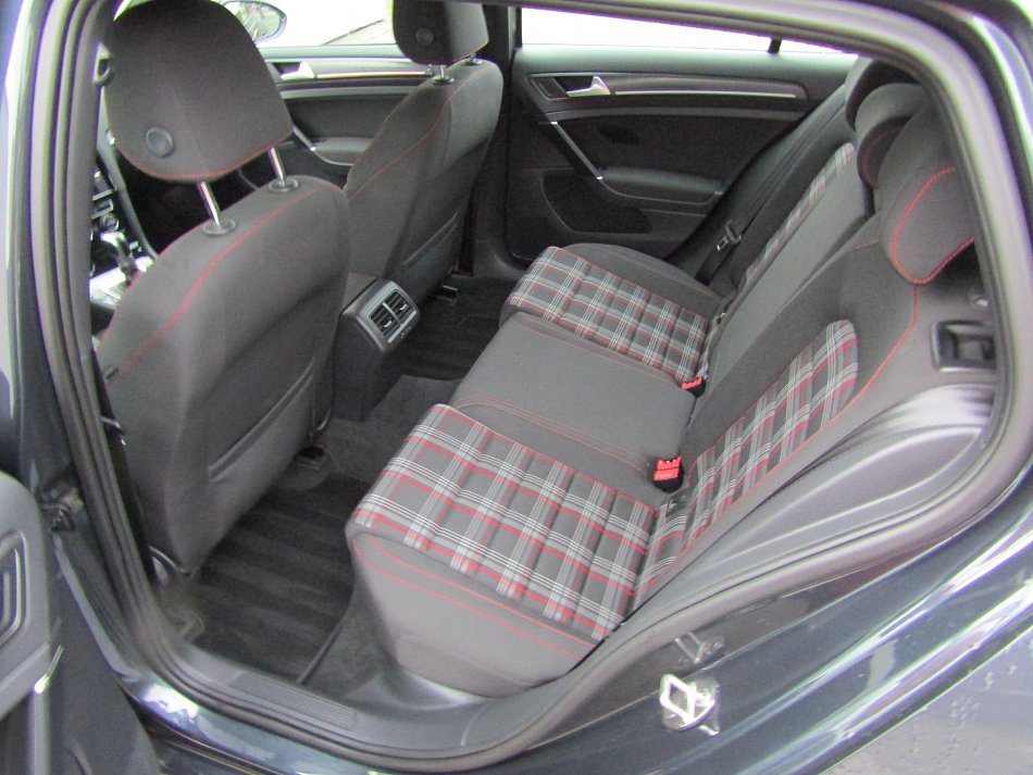 Volkswagen Golf 2.0 TSi GTi